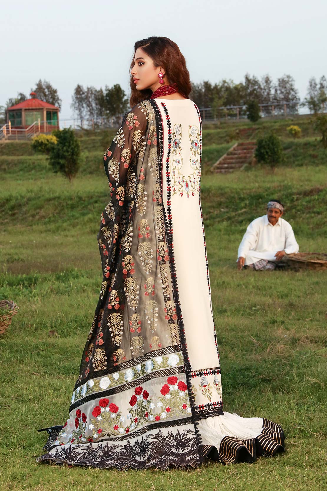 Crimson Luxury Lawn - Samarkand Ivory - 8 A